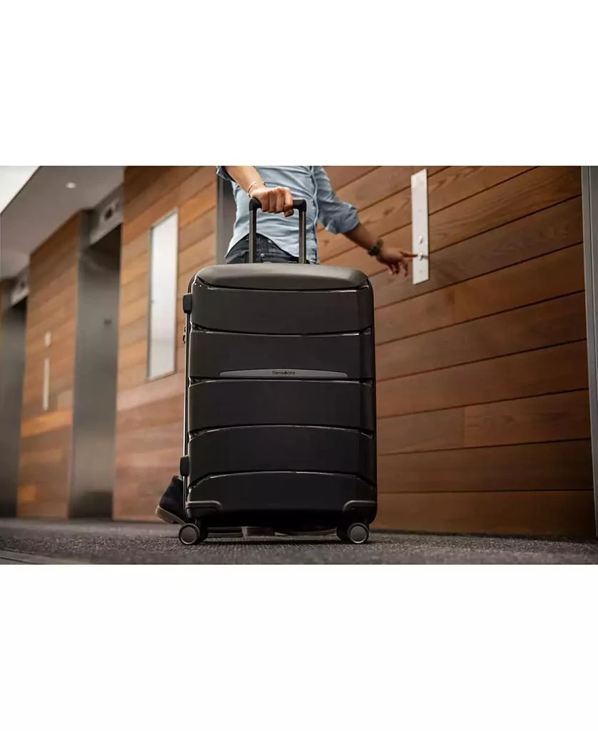 Outline Pro 20" Hardside Carry-on Spinner 商品