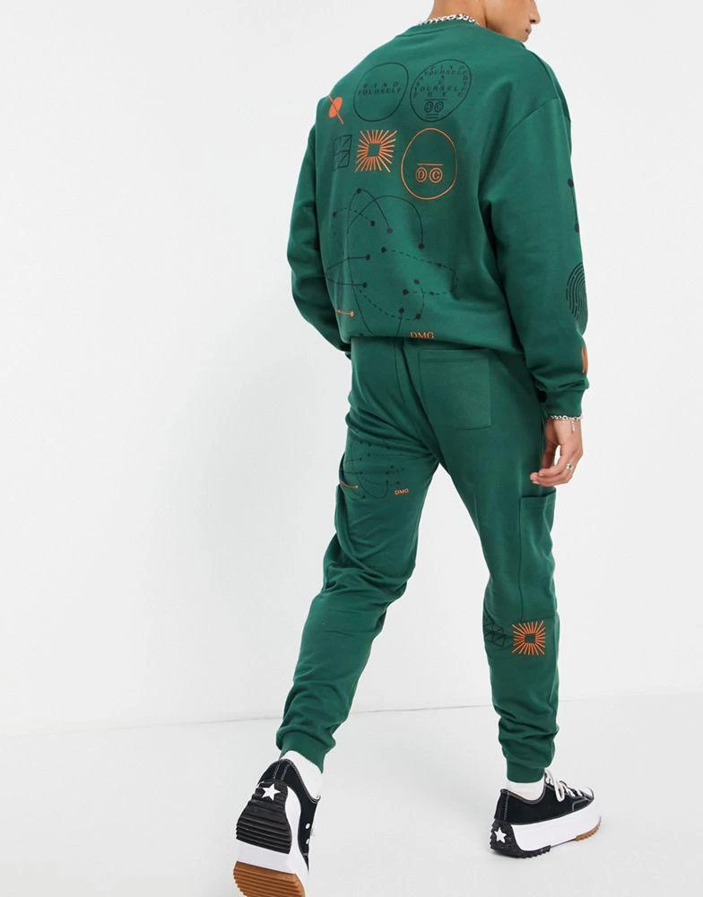 商品ASOS|ASOS DESIGN co-ord tapered joggers with cargo pockets and multi placement outdoors prints,价格¥160,第2张图片详细描述