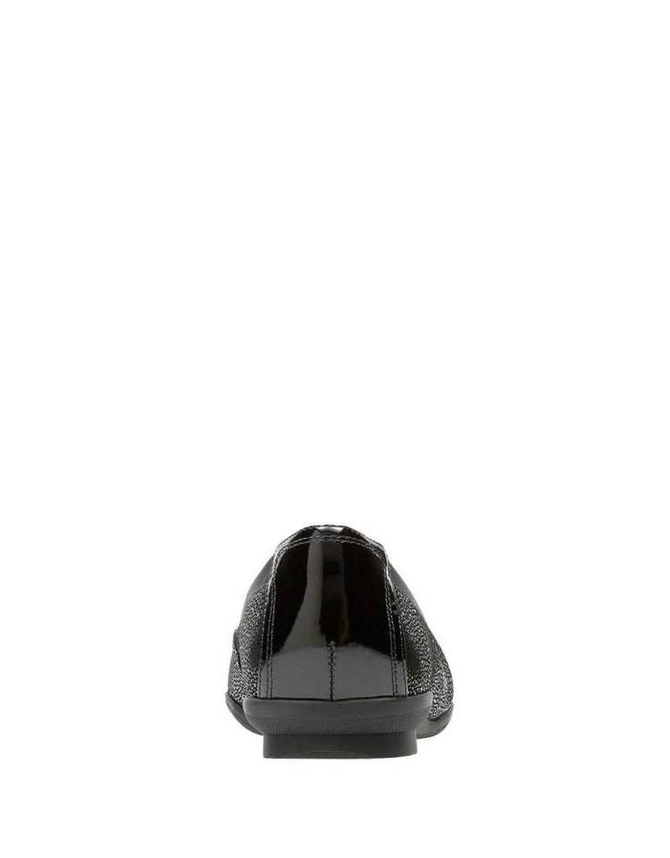 商品Clarks|Neenah Leather Cap-Toe Flats,价格¥526,第3张图片详细描述