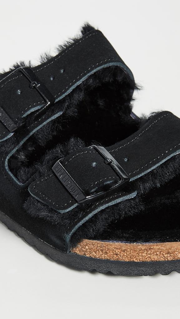 商品Birkenstock|Birkenstock Arizona Shearling Sandals,价格¥1152,第6张图片详细描述