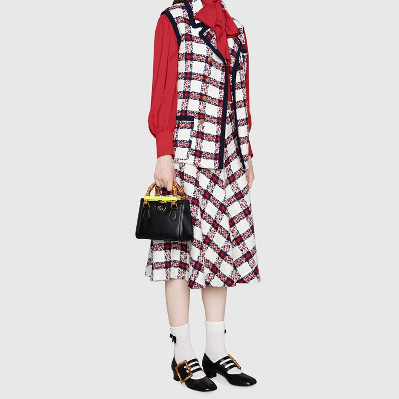 商品[国内直发] Gucci|古驰 Diana 竹节 戴安娜金标Logo情侣同款 皮革 托特包Tote包购物袋手提单肩斜挎包 迷你 男女同款 黑色,价格¥16073,第11张图片详细描述