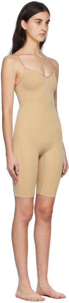 商品SKIMS|Beige Seamless Sculpt Sculpting Mid-Thigh Bodysuit,价格¥576,第2张图片详细描述