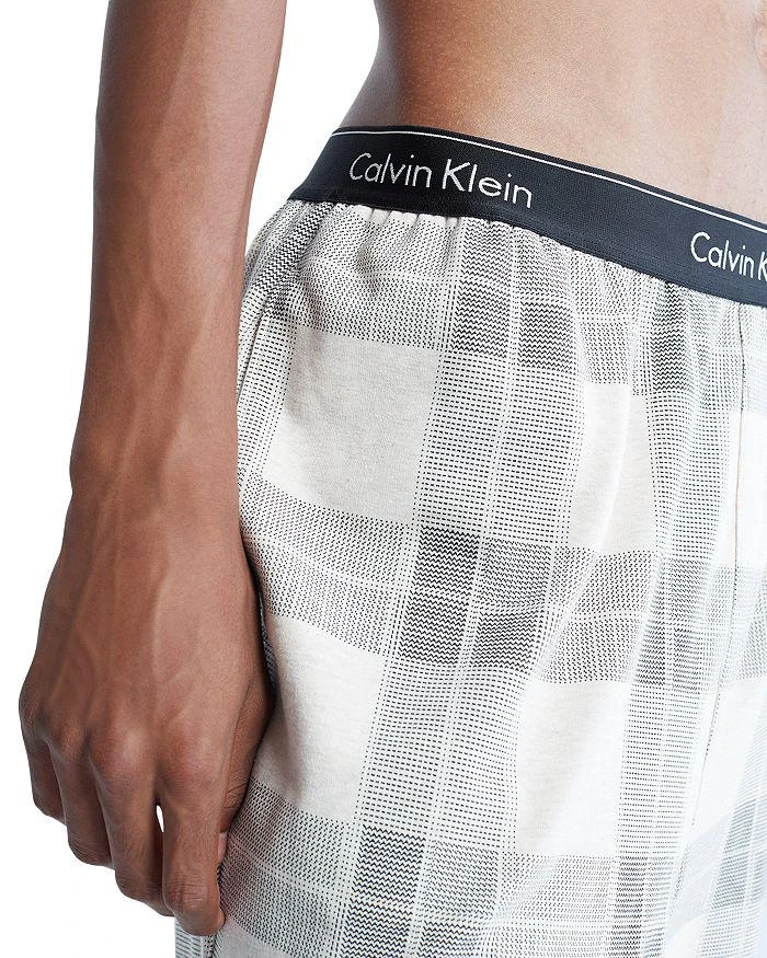 商品Calvin Klein|Modern Holiday Textured Plaid Classic Fit Pajama Joggers,价格¥339,第2张图片详细描述