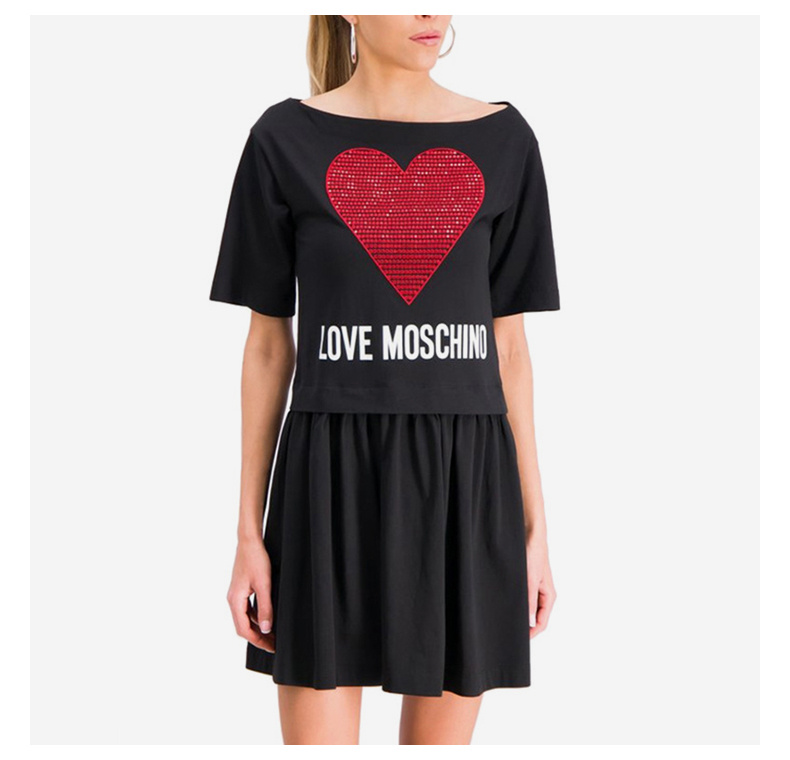 商品Love Moschino| 女士黑色红心形印连衣裙 W5B0001-M3517-C74,价格¥1193,第4张图片详细描述