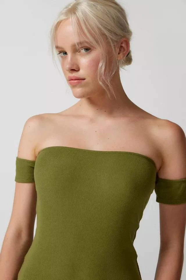 商品Urban Outfitters|UO Spencer Off-The-Shoulder Knit Midi Dress,价格¥229,第2张图片详细描述