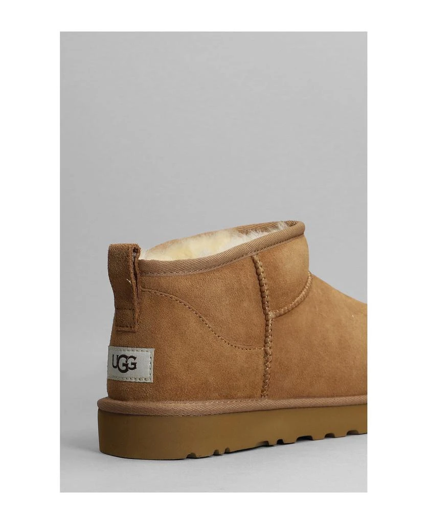 商品UGG|Classic Ultra Mini Low Heels Ankle Boots In Leather Color Suede,价格¥1625,第5张图片详细描述