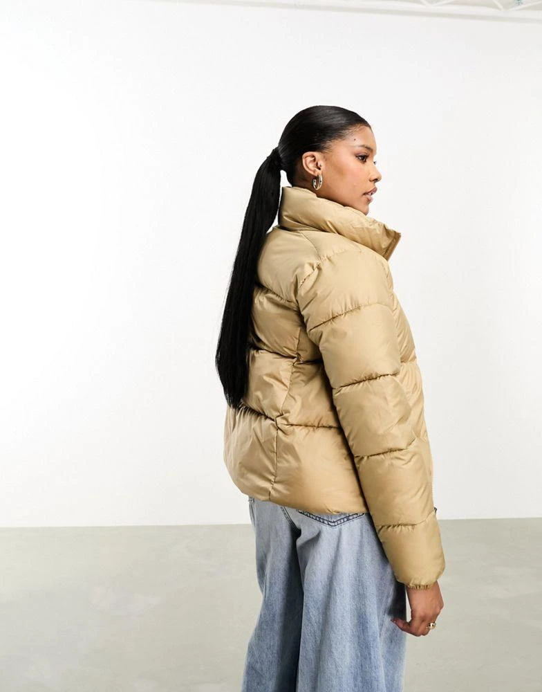 商品Columbia|Columbia Puffect puffer jacket in beige Exclusive at ASOS,价格¥676,第2张图片详细描述