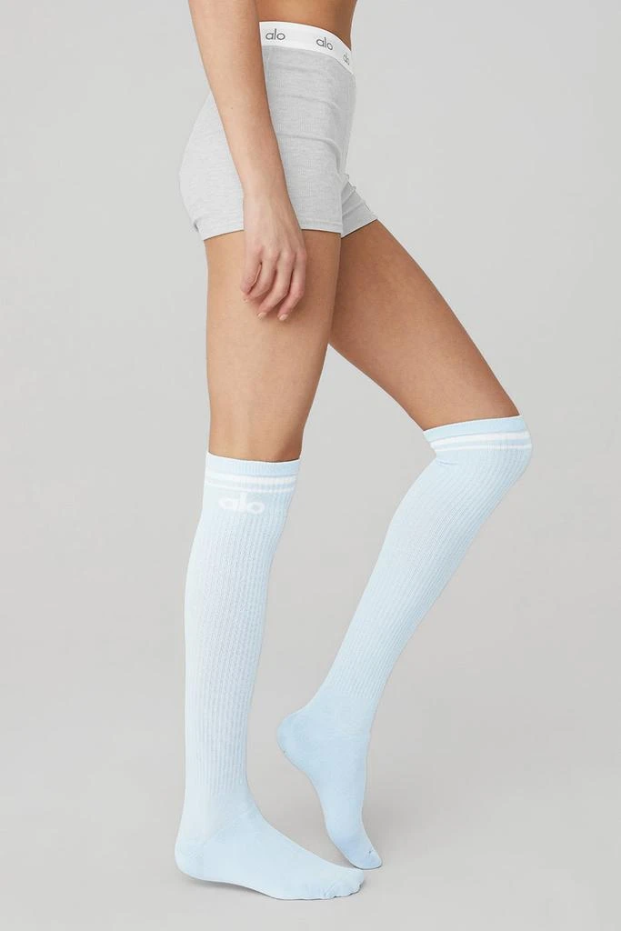 商品Alo|Women's Knee-High Throwback Sock - Powder Blue/White,价格¥210,第3张图片详细描述