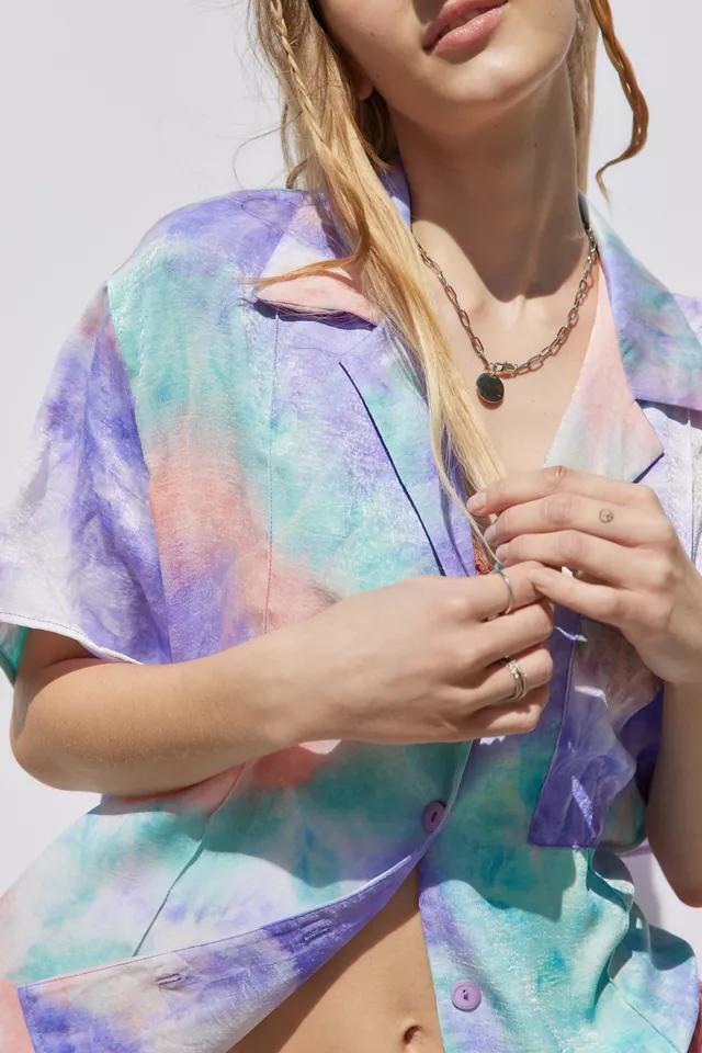 商品Urban Outfitters|Urban Renewal Remnants Silky Tie-Dye Button-Down Shirt,价格¥222,第6张图片详细描述