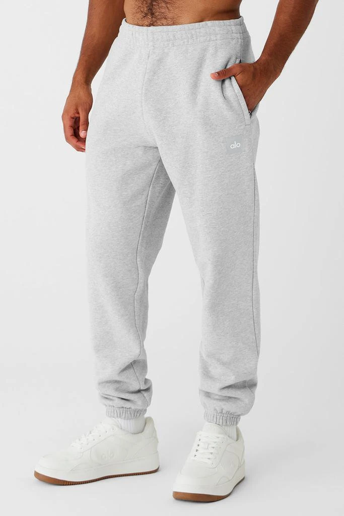 商品Alo|Cuffed Renown Heavy Weight Sweatpant - Athletic Heather Grey,价格¥954,第3张图片详细描述