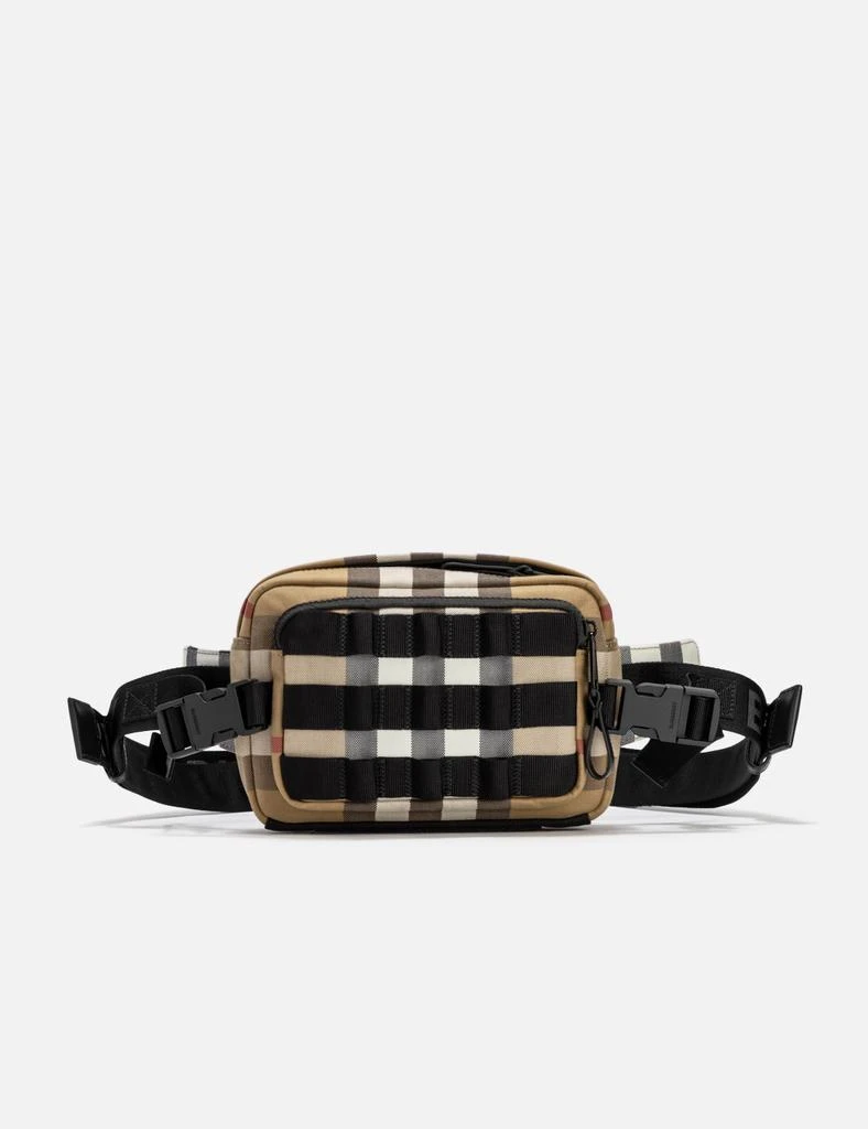 商品Burberry|Exaggerated Check Paddy Belt Bag,价格¥10421,第1张图片