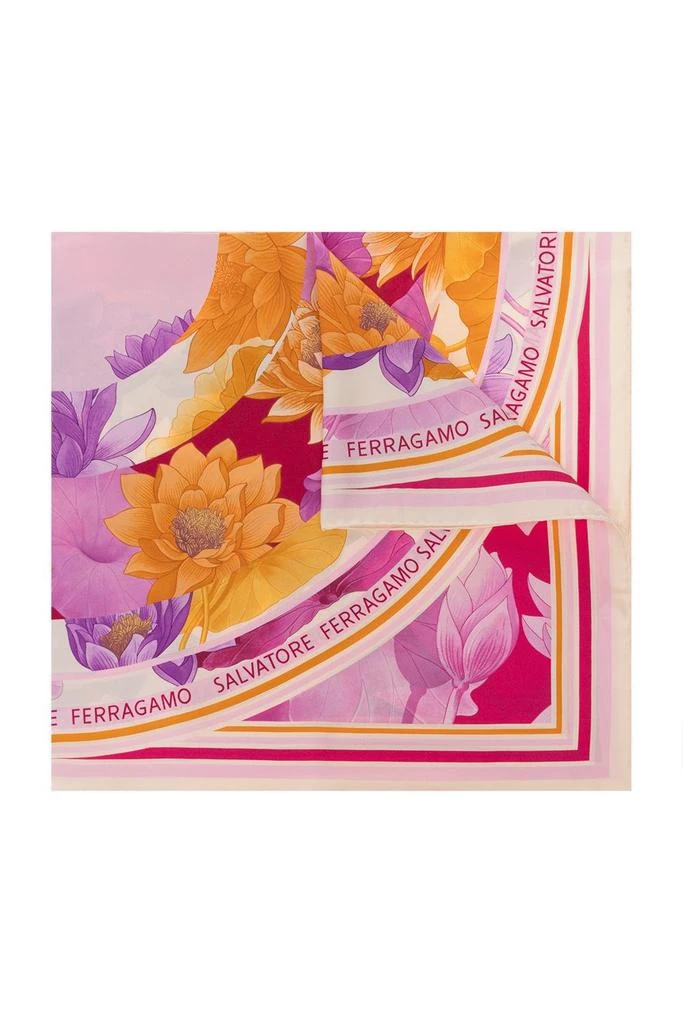 商品Salvatore Ferragamo|Salvatore Ferragamo Floral Printed Scarf,价格¥1767,第1张图片
