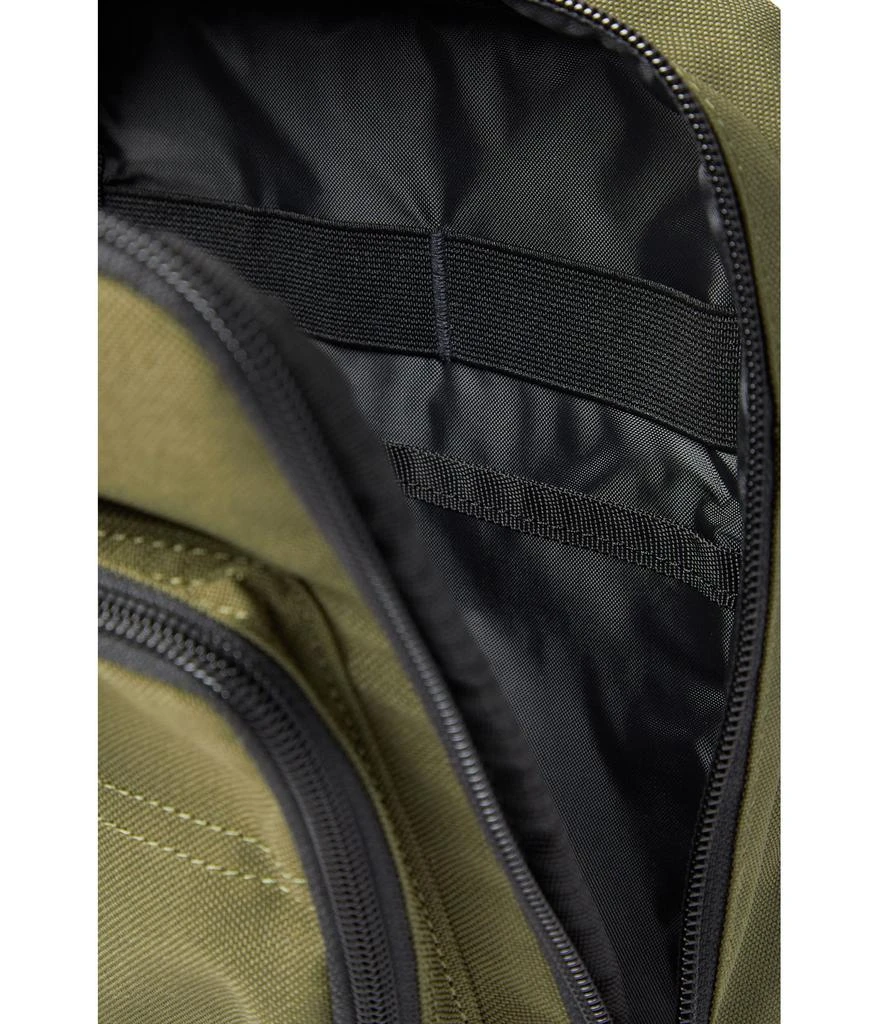 商品Carhartt|Crossbody Zip Bag,价格¥226,第3张图片详细描述
