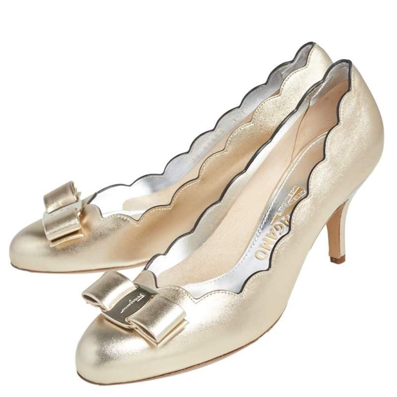 商品Salvatore Ferragamo|Salvatore Ferragamo Gold Leather Carla Vara Bow Pump Size 37,价格¥3432,第6张图片详细描述