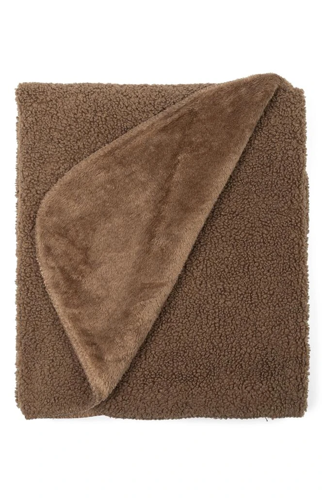 商品NORTHPOINT|Solid Faux Fur & Faux Shearling Throw,价格¥92,第1张图片