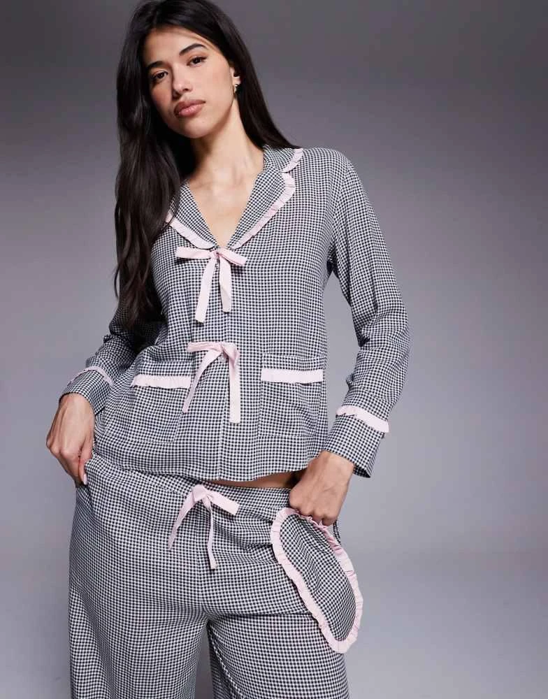 商品River Island|River Island gingham frill collar pyjama set in black,价格¥428,第2张图片详细描述