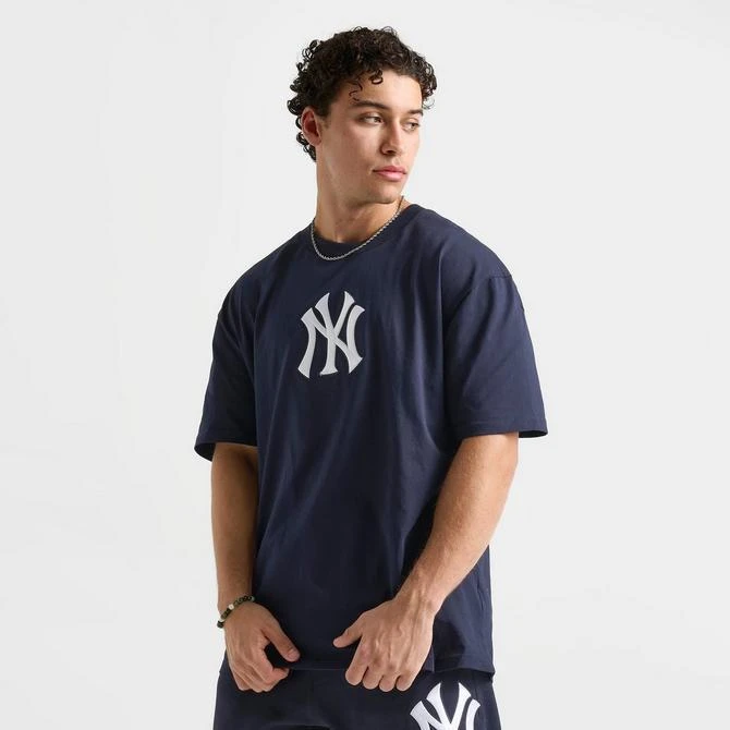 商品Pro Standard|Men's Pro Standard New York Yankees MLB Logo T-Shirt,价格¥302,第3张图片详细描述