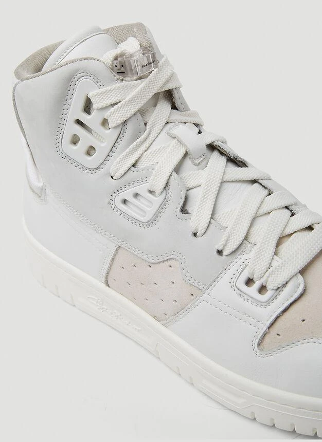 08STHLM High Top Sneakers in White 商品