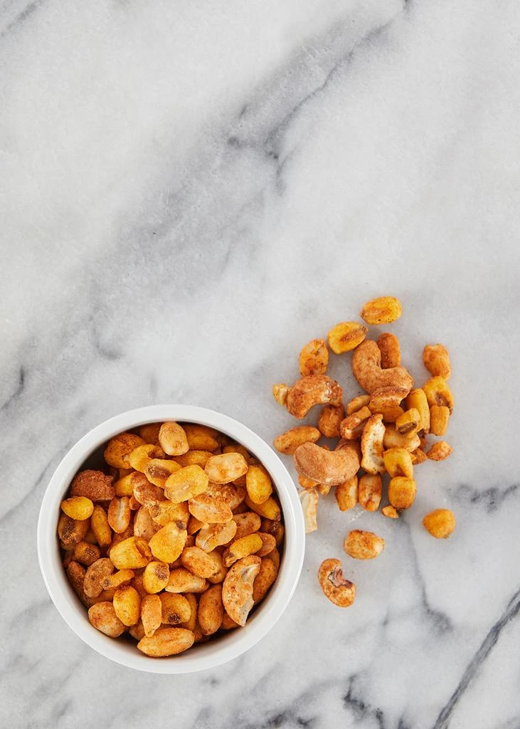 商品Harvey Nichols|Chilli & Lime Cashews & Peanuts with Chilli Corn 200g,价格¥50,第2张图片详细描述