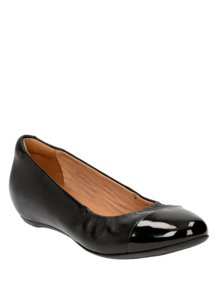 商品Clarks|Alitay Susan Cap Toe Slip-Ons,价格¥752,第2张图片详细描述