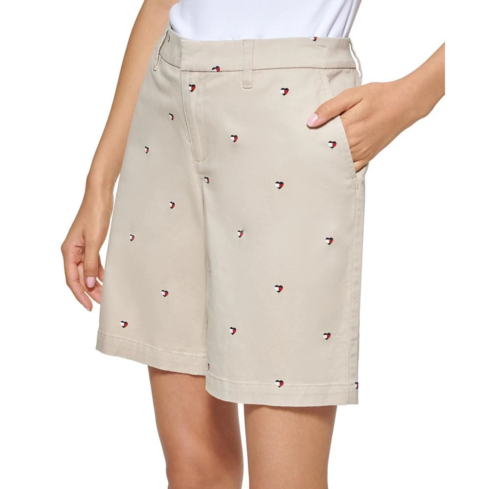 商品Tommy Hilfiger|Women's TH Flex Heart Flag 9 Inch Chino Shorts,价格¥375,第3张图片详细描述