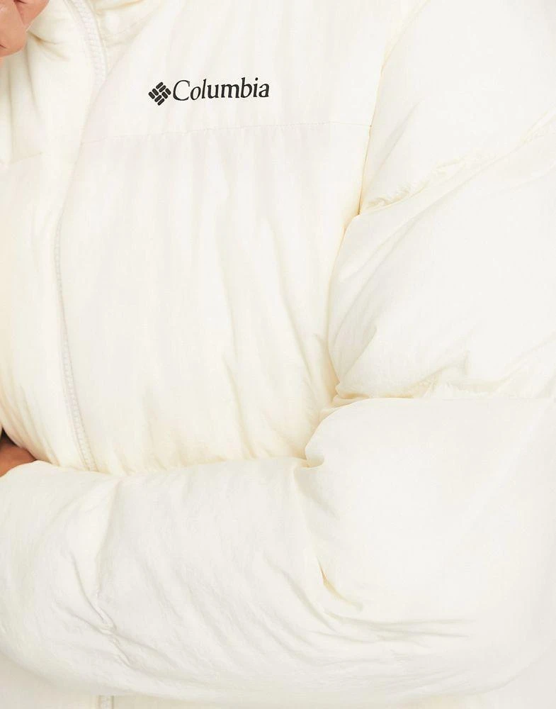 商品Columbia|Columbia Puffect crinkle nylon puffer jacket in off white Exclusive at ASOS,价格¥850,第3张图片详细描述
