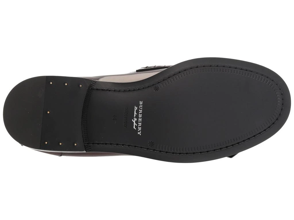 商品Burberry|Studded Fringe Loafers,价格¥1973,第3张图片详细描述