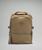 颜色: Fawn Brown, Lululemon | New Crew Backpack 22L *Logo