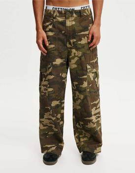 Cotton:On Cotton On Axel super baggy cargo pant in dark camo