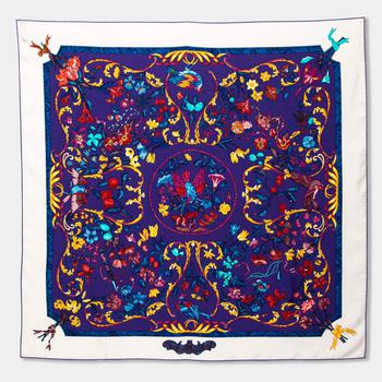 推荐Hermès Purple Pierres D'Orient et D'Occident Silk Scarf商品