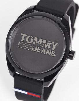 推荐Tommy Hilfiger watch with silicone strap in black商品