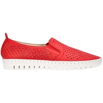 Easy Street | Fresh Perforated Slip On Sneakers,商家SHOEBACCA,价格¥416