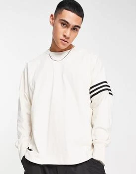 推荐adidas Originals Neuclassics 3 stripe long sleeve t-shirt in white商品