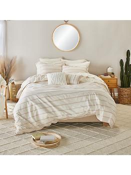 商品Splendid | Elliot Comforter Set,商家Saks Fifth Avenue,价格¥2147图片