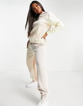 NIKE | Nike Metallic Swoosh colour block joggers in cream and grey neutrals商品图片,5.5折×额外9.5折, 额外九五折