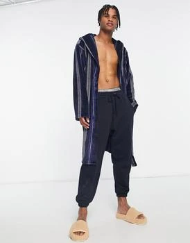 Loungeable | Loungeable stripe hooded robe in navy,商家ASOS,价格¥138