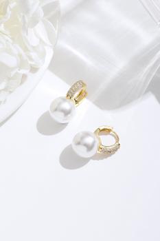 商品Classicharms | Golden Pearl Hoop with Zirconia Embellishment Earrings,商家Premium Outlets,价格¥271图片