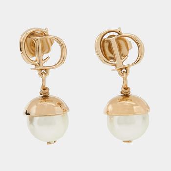 推荐Dior Gold Tone CD Faux Pearl Drop Earrings商品