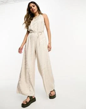 推荐River Island jumpsuit with trim neck detail in light beige print商品