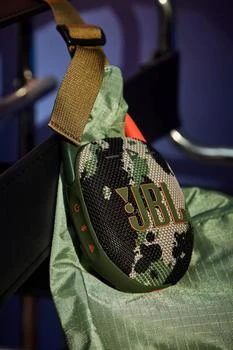 JBL | JBL Clip 5 Portable Waterproof Bluetooth Speaker,商家Urban Outfitters,价格¥480