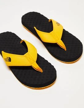The North Face | The North Face Base Camp II flip flops in yellow and black 