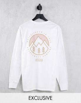 Columbia | Columbia Cades Cove long sleeve back print t-shirt in white Exclusive at ASOS商品图片,