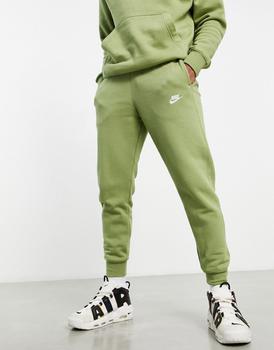 推荐Nike Club joggers in alligator green商品