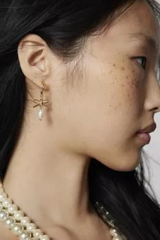 Urban Outfitters | Bow Charm Hoop Earring,商家Urban Outfitters,价格¥38