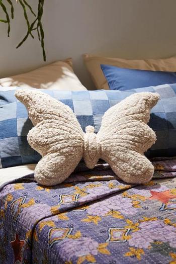 推荐Boucle Butterfly Throw Pillow商品