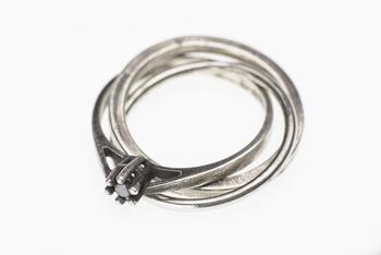 商品JULIA ZIMMERMANN | JULIA ZIMMERMANN TIGHTLY KNIT DIAMOND RING,商家NOBLEMARS,价格¥3172图片