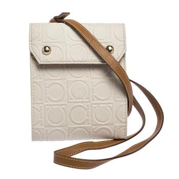 菲拉格慕包女包, [二手商品] Salvatore Ferragamo | Salvatore Ferragamo White/Brown Gancini Embossed Leather Wallet Bag商品图片 4.7折