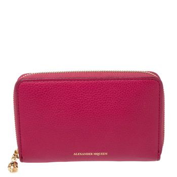 推荐Alexander McQueen Fuchsia Leather Skull Zip Around Wallet商品