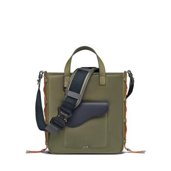 迪奥手提包, Dior | 【预售3-7天】DIOR/迪奥 2021秋冬SADDLE系列  SACAI联名男士橄榄色科技面料和海军蓝粒面小牛皮手提肩背包1ADSH198USF_H65E商品图片 8折, 包邮包税