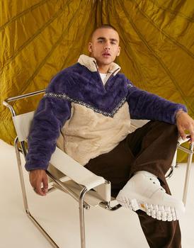 ASOS | ASOS DESIGN oversized half zip faux fur sweatshirt in navy and beige with taping商品图片,